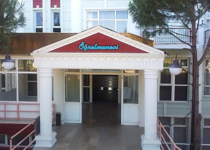 Ogretmen Evi Hotel Bergama