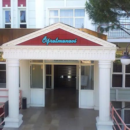 Ogretmen Evi 호텔 베르가마