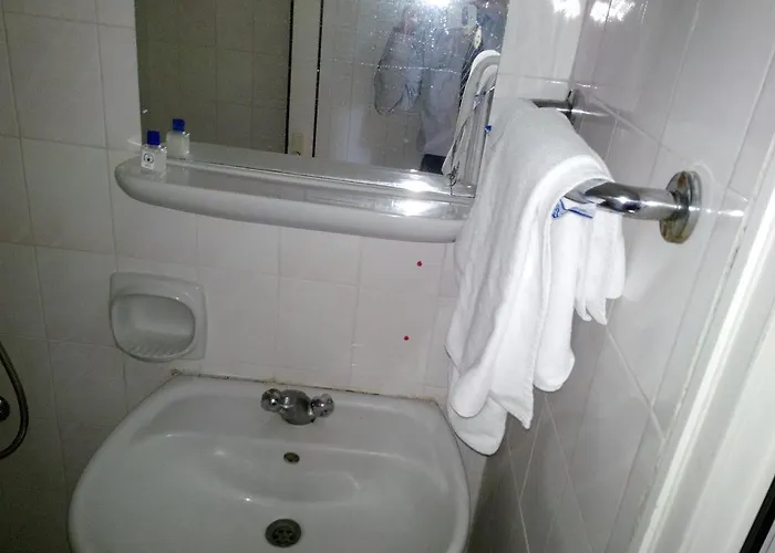 Ogretmen Evi Hotell *